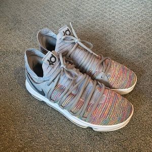 Men’s KD basketball shoes